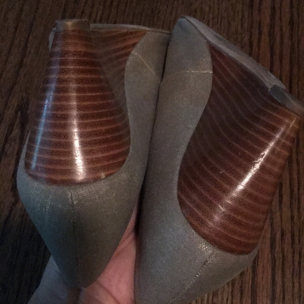 Gold shimmer/wooden wedge heels - Picture 3 of 4